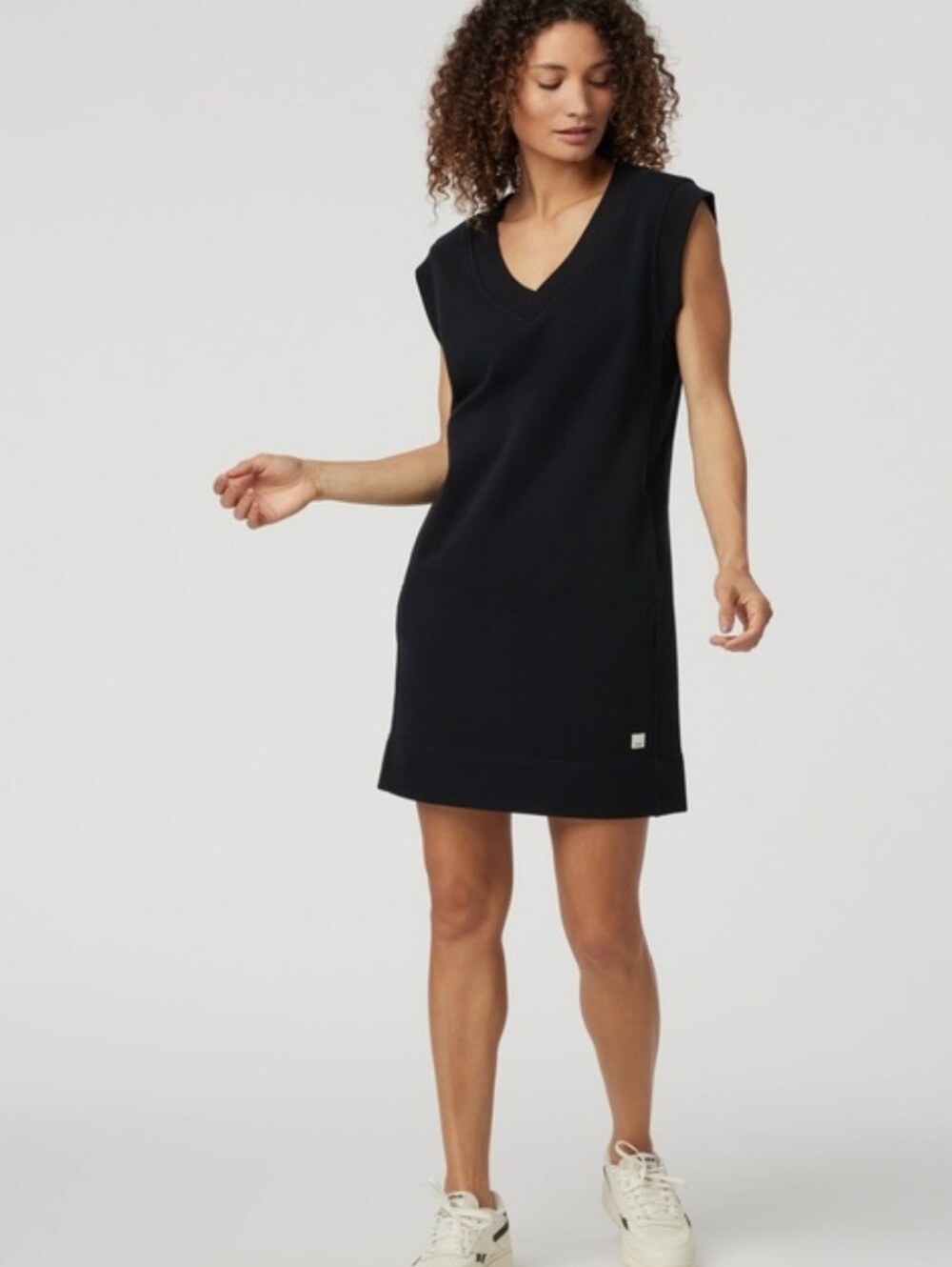 Vuori Sedona Vest Dress in Black Sleeveless Cotton Blend Athleisure Sports M